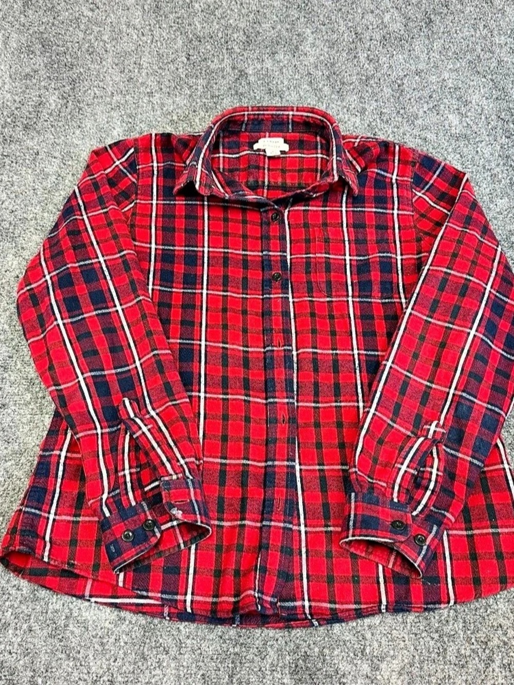 L.L.Bean Relaxed Fit Plaid Button Down in Red & Black Size Medium